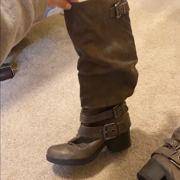 Tall boots - Picture 2 of 4